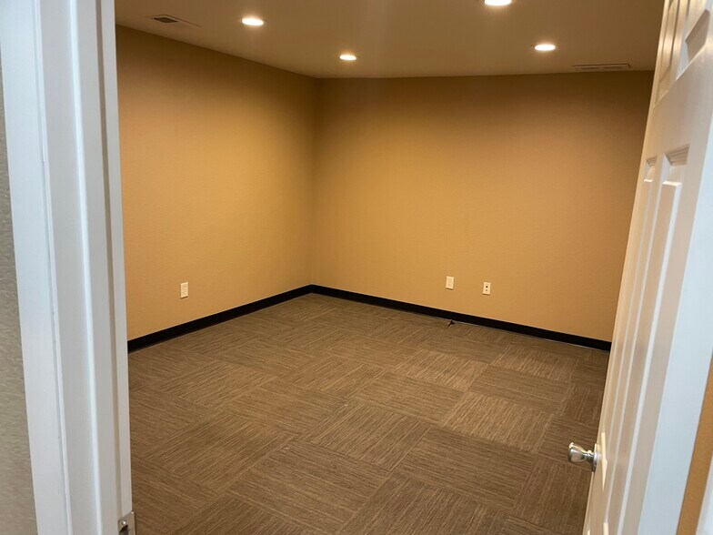 More Photos Of 6301 E 71st Ave, Commerce City Warehouse For Sale