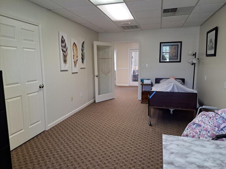 More Photos Of 1600 Scottsville Rd, Bowling Green Office For Lease