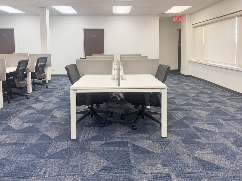 More Photos Of 39 Queen St, St Catharines Coworking Space