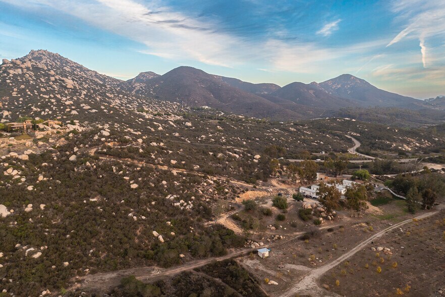 More Photos Of 15348 Running Deer Trl, Poway Manufactured Housing Mobile Home Park For Sale