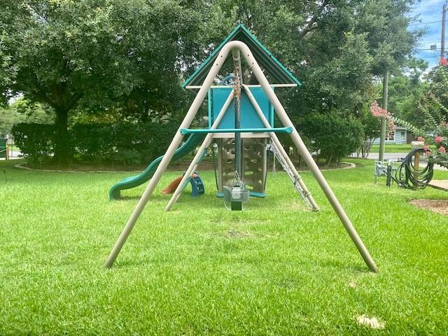 More Photos Of 7648 Broadview Dr, Houston Apartments For Sale