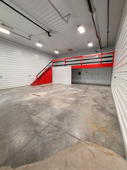 More Photos Of 3235 E Reid Rd, Grand Blanc Self Storage For Lease