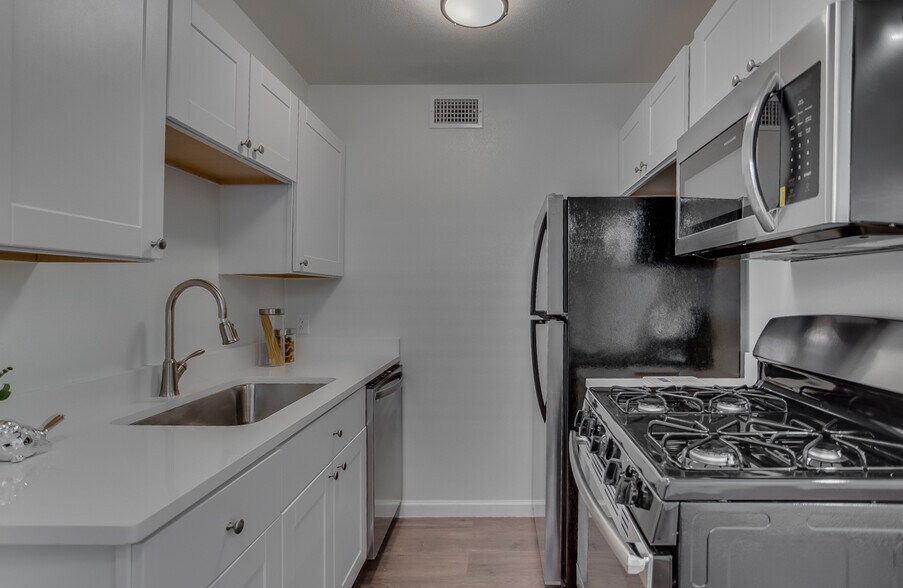 More Photos Of 4927 San Jacinto St, Dallas Apartments For Sale