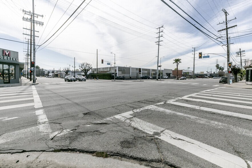 More Photos Of 6015 Kester Ave, Van Nuys Warehouse For Sale