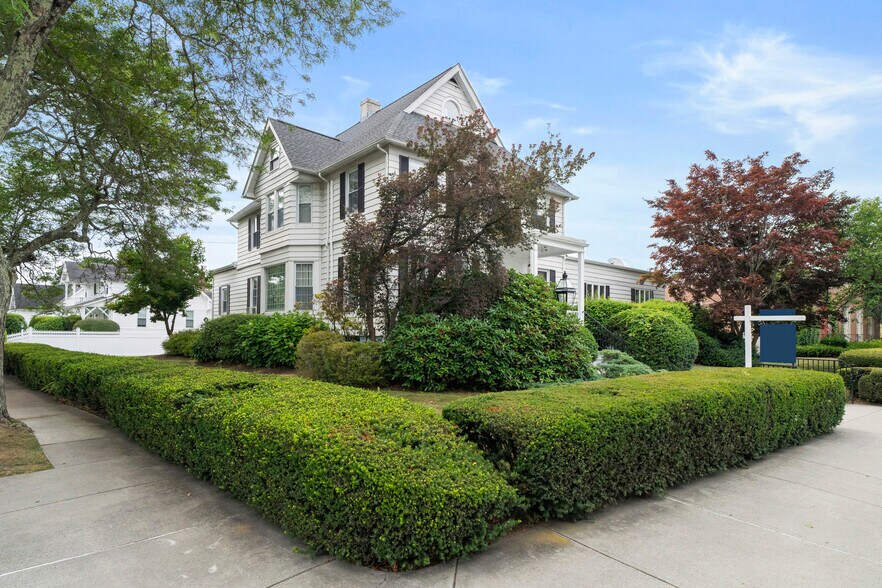 More Photos Of 32 E Main St, Mystic Office For Sale