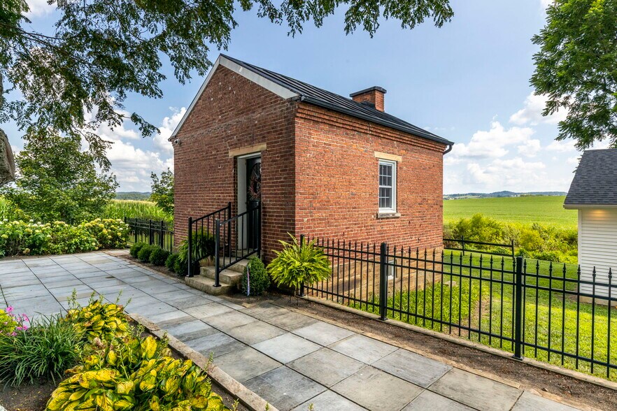 More Photos Of 29614 Tarlton Adelphi Rd, Laurelville Hospitality For Sale