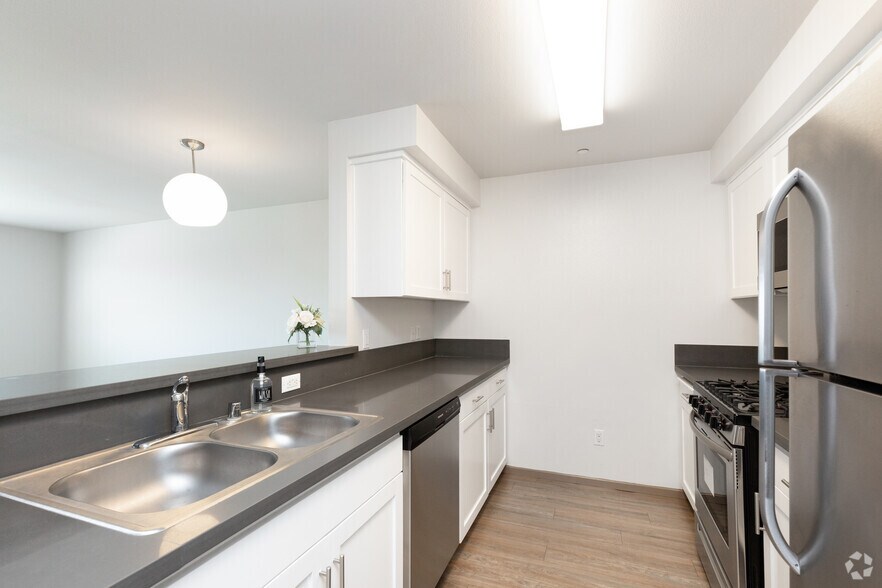 More Photos Of 2336 Crenshaw Blvd, Los Angeles Apartments For Sale