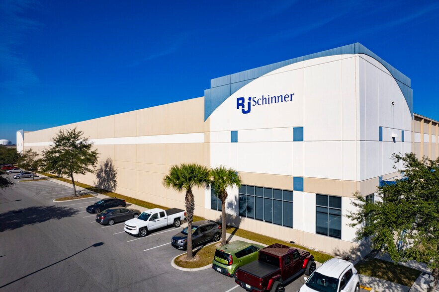 Primary Photo Of 4409-4443 Madison Industrial Ln, Tampa Warehouse For Lease