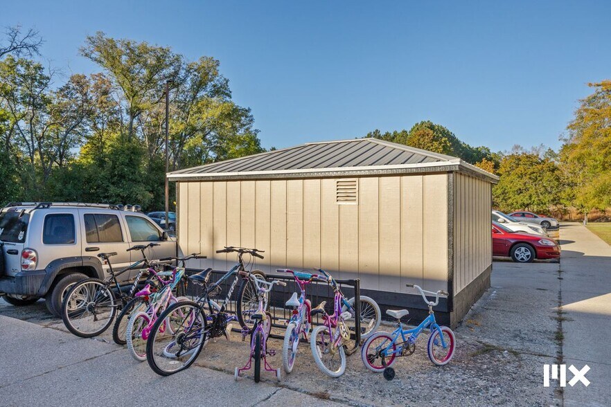 More Photos Of 70 N Lester St, White Cloud Apartments For Sale