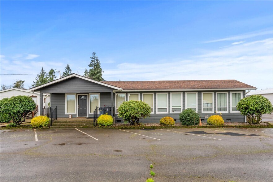 More Photos Of 3151 Waconda Rd NE, Gervais Warehouse For Lease