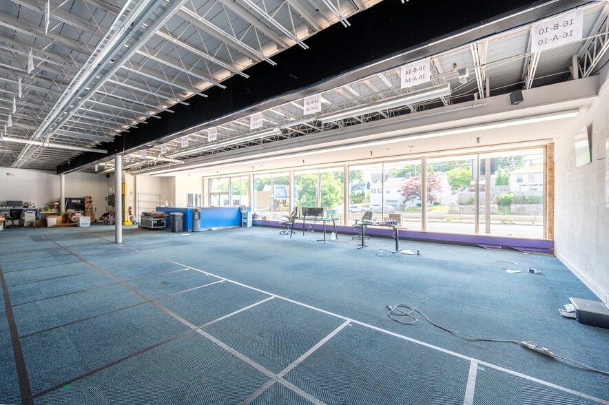 More Photos Of 1455-1457 VFW Pky, West Roxbury Storefront For Lease