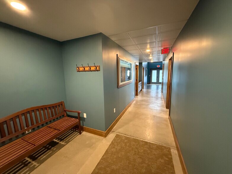 More Photos Of 805 Atlantic Ave, Franklin Light Manufacturing For Sale