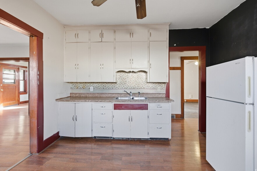 More Photos Of 869 W Center St, Provo Flex For Sale