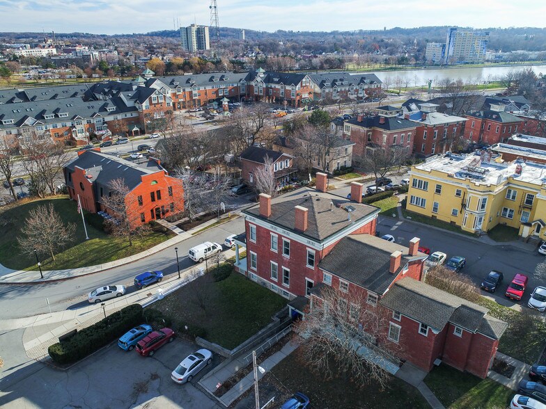 More Photos Of 129-133 S Fitzhugh St, Rochester Office Residential For Lease
