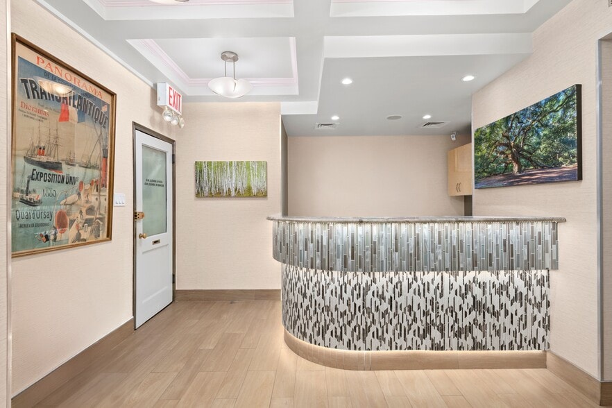More Photos Of 121 E 60th St, New York Medical For Sale