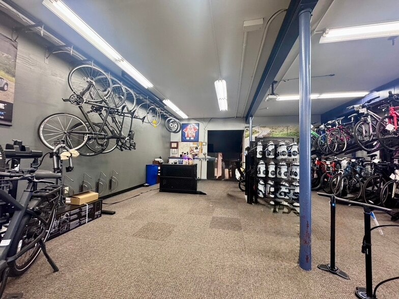 More Photos Of 217 Shaker Rd, East Longmeadow Freestanding For Lease