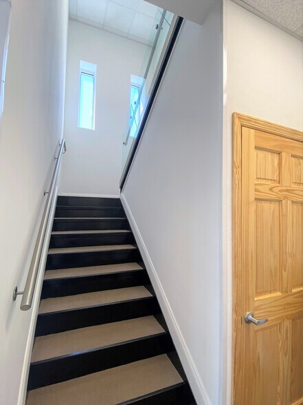 More Photos Of 1909 Great Neck Rd, Copiague Freestanding For Lease