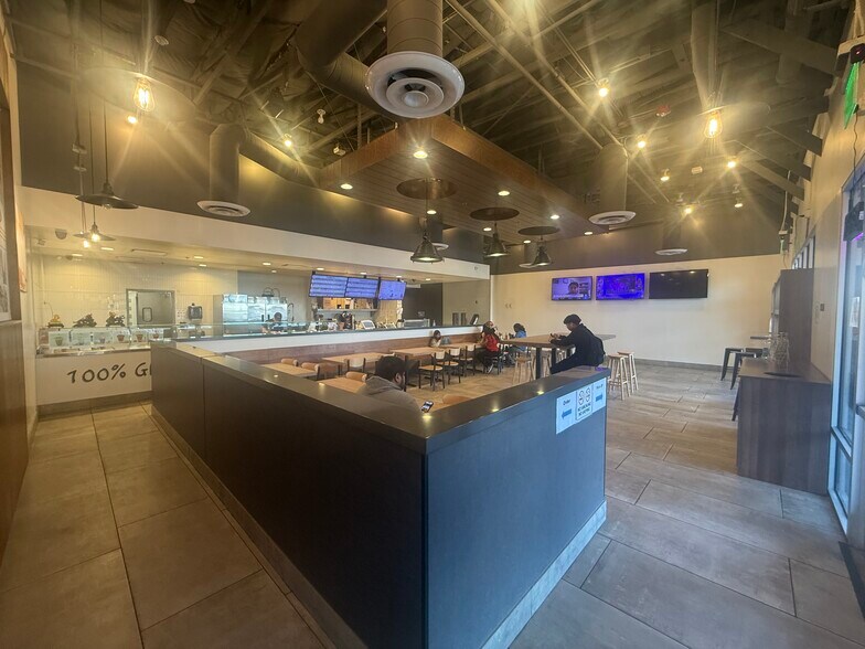 More Photos Of 2520 E Craig Rd, North Las Vegas Freestanding For Lease