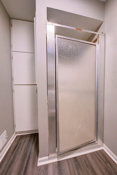 More Photos Of 36050 Goddard Rd, Romulus Auto Repair For Sale