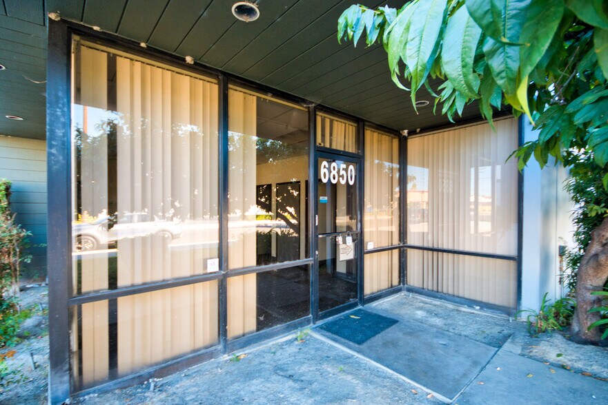 Primary Photo Of 6840-6846 Suva St, Bell Gardens Unknown For Lease