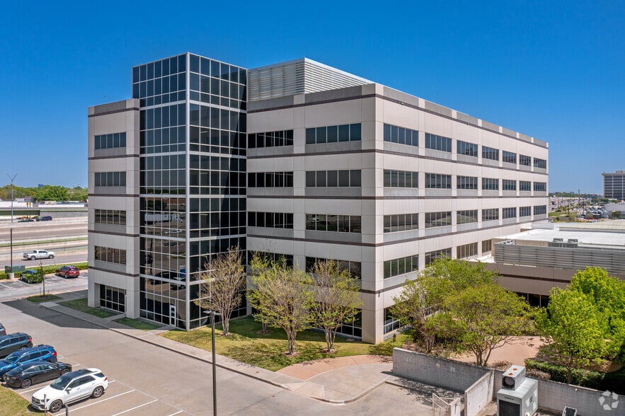 More Photos Of 2021 N MacArthur Blvd, Irving Medical For Lease