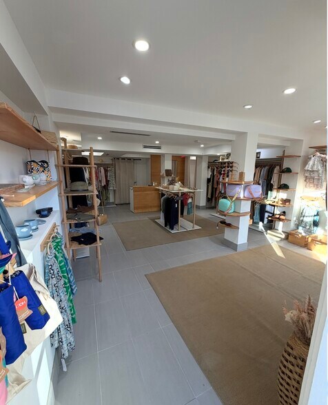 More Photos Of 21 Fillmore Dr, Sarasota Storefront For Lease