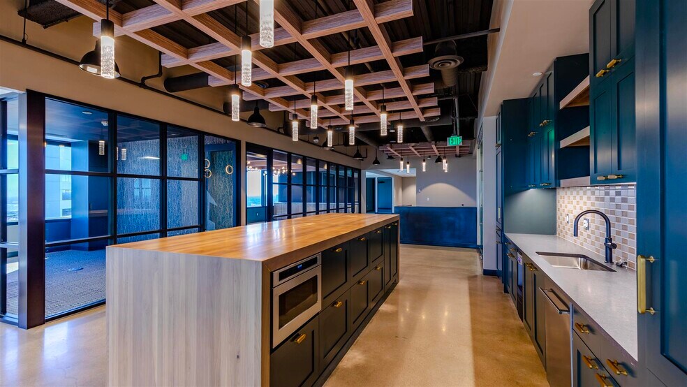 More Photos Of 1099 18th St, Denver Office For Lease