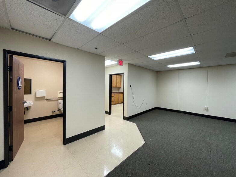 More Photos Of 6409 Folsom Blvd, Sacramento Medical For Lease