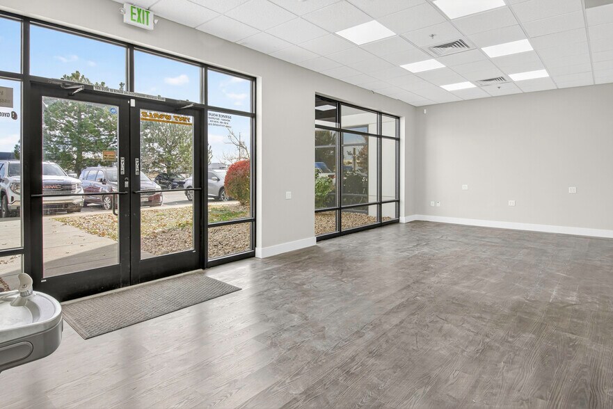 More Photos Of 3155 Chambers Rd, Aurora Flex For Lease