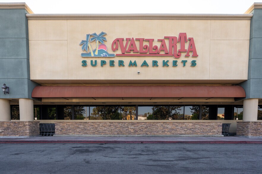 More Photos Of 13502 Whittier Blvd, Whittier Unknown For Lease