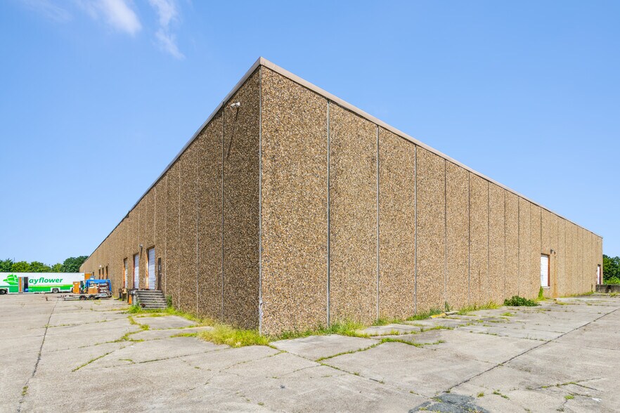 More Photos Of 2005 Texas Ave, Shreveport Warehouse For Lease