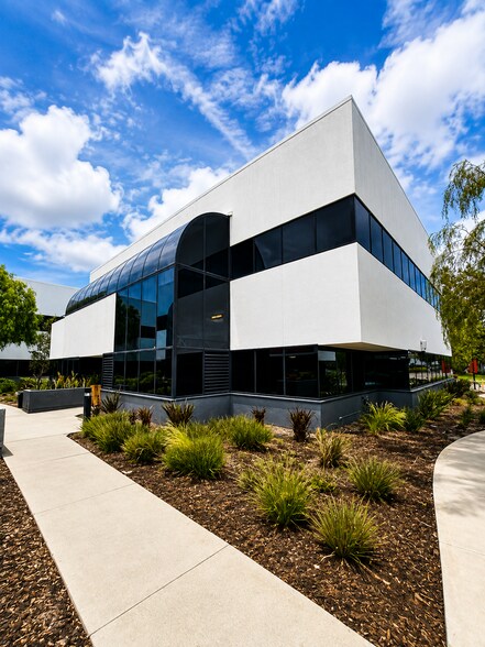 More Photos Of 6065 Bristol Pky, Culver City Office For Sale