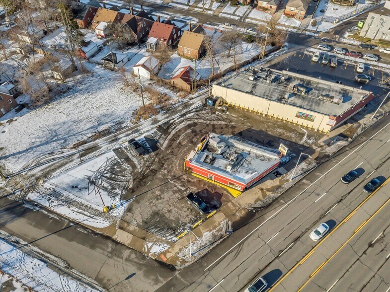 More Photos Of 14987 Gratiot Ave, Detroit Restaurant For Sale