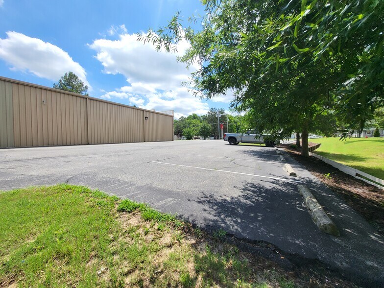 More Photos Of 13184 Greensboro Rd, Greensboro Freestanding For Sale