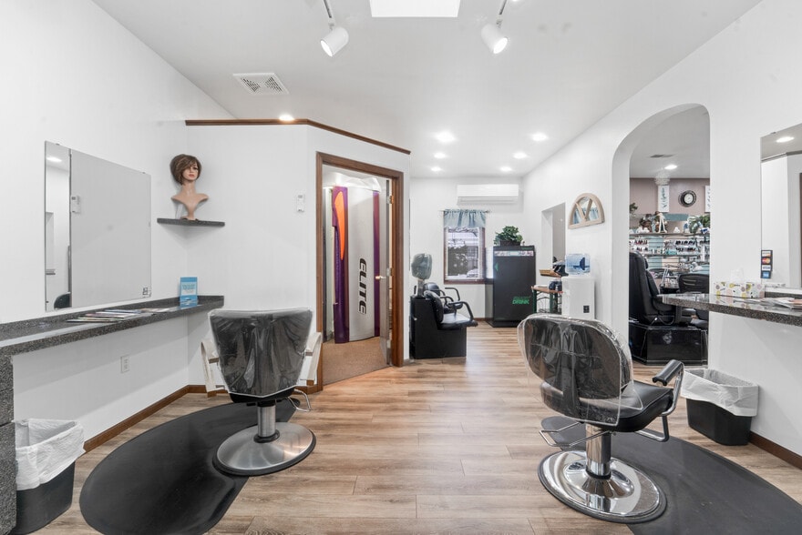 More Photos Of 155 W Menasha Ave, Whitelaw Flex For Sale