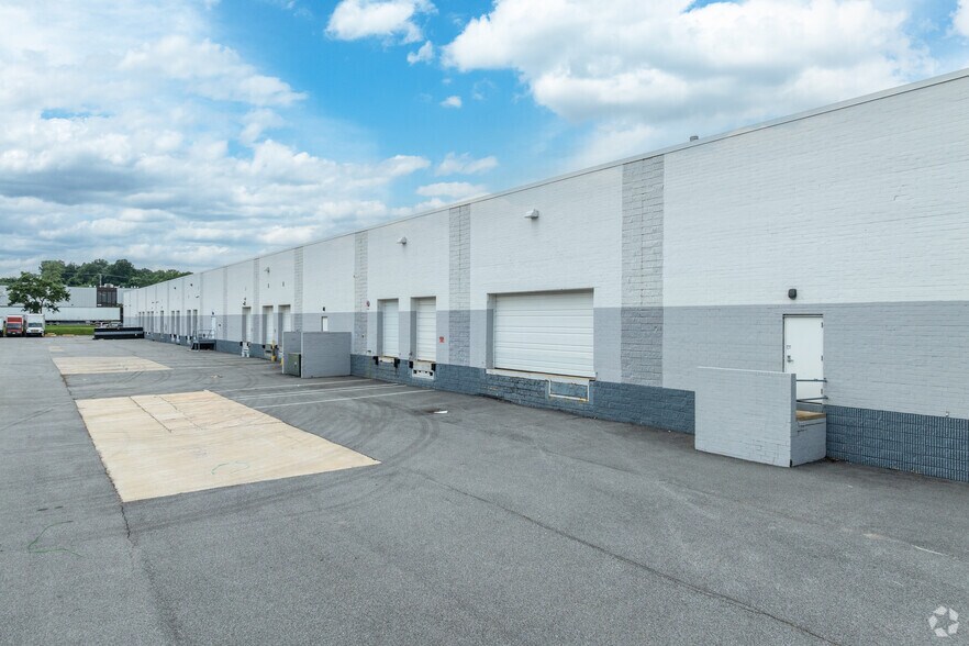 More Photos Of 8210-8214 Wellmoor Ct, Jessup Distribution For Sale