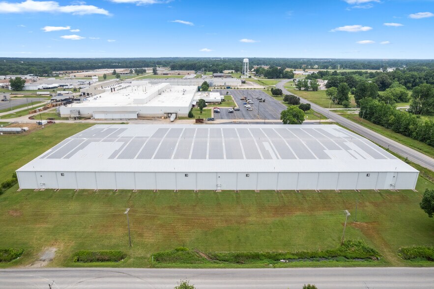 More Photos Of 1515 Cravens Rd, Poplar Bluff Warehouse For Sale