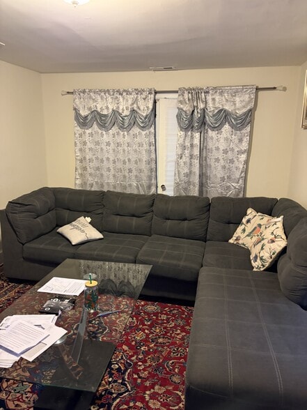 More Photos Of 8 Runnemede Ave, Lansdowne Apartments For Sale