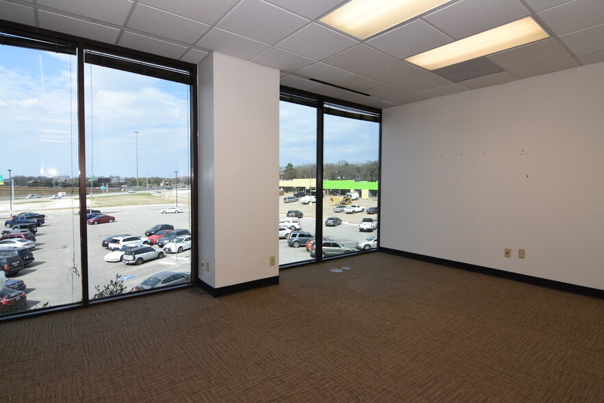 More Photos Of 8701 Bedford Euless Rd, Hurst Office For Sale