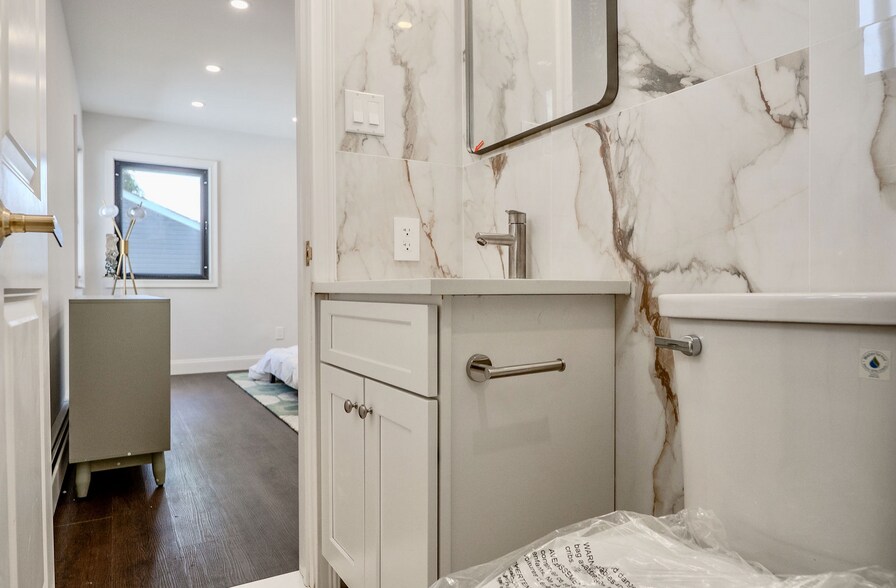 More Photos Of 776 Hempstead Ave, West Hempstead Specialty For Sale