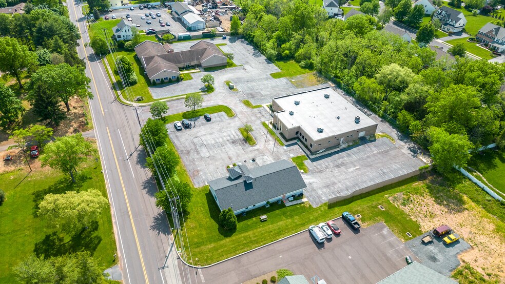 More Photos Of 2047 Bridge Rd, Schwenksville Office For Lease