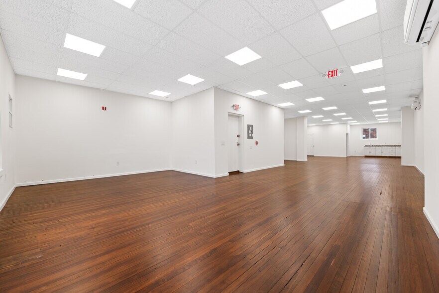 More Photos Of 48 Commerce St, Newark Office For Lease