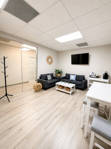 More Photos Of 9723 Northcross Center Ct, Huntersville Office For Lease