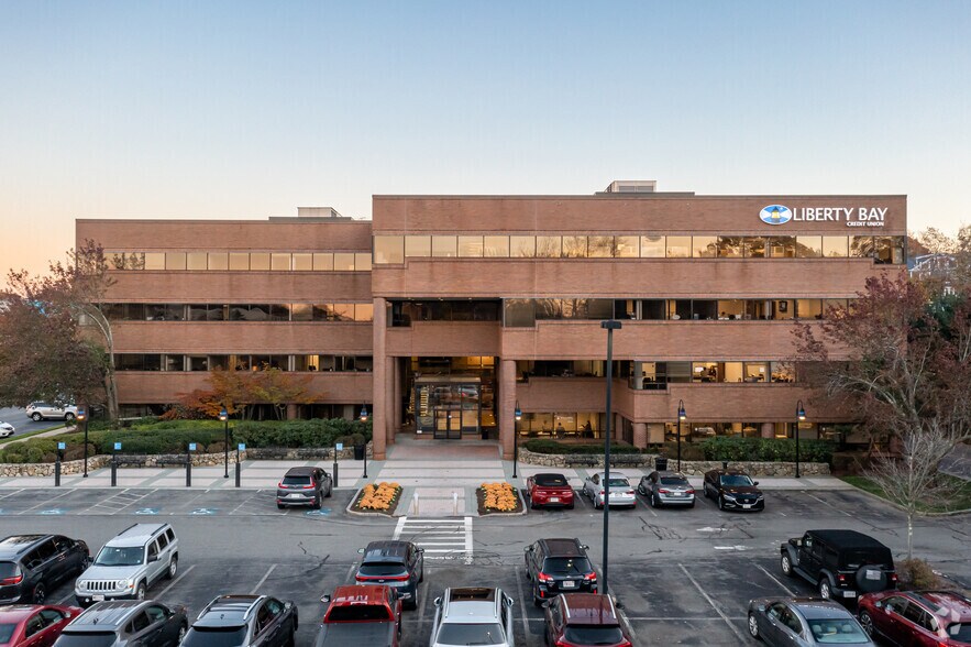 More Photos Of 300 Granite St, Braintree Office For Lease
