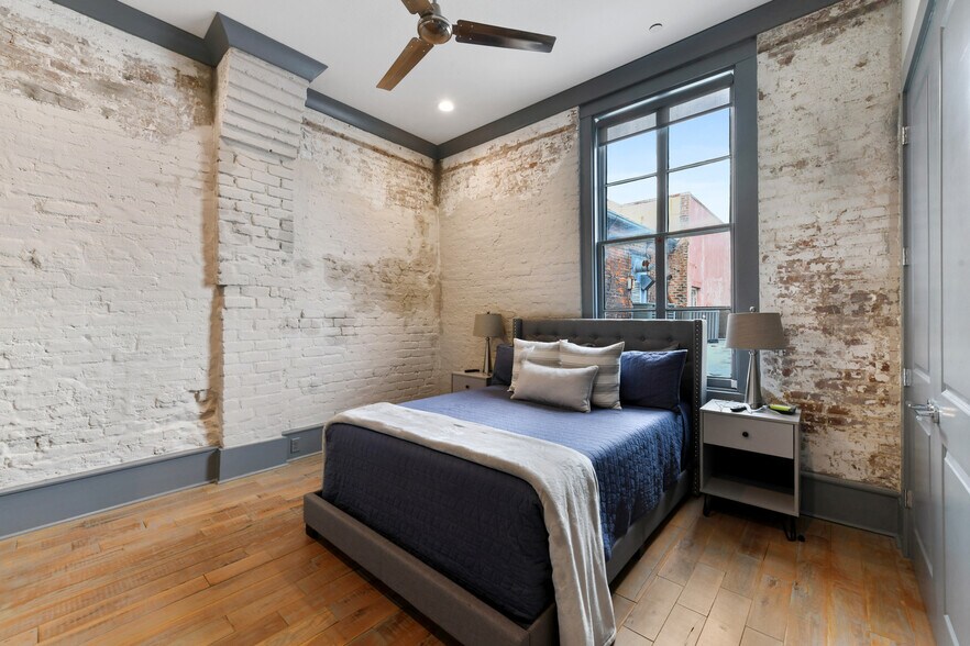 More Photos Of 309 Chartres St, New Orleans General Retail For Sale