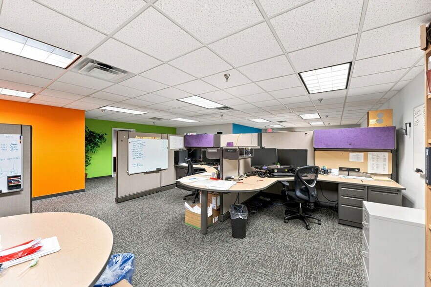 More Photos Of 1365 Hamlet Ave, Clearwater Flex For Lease