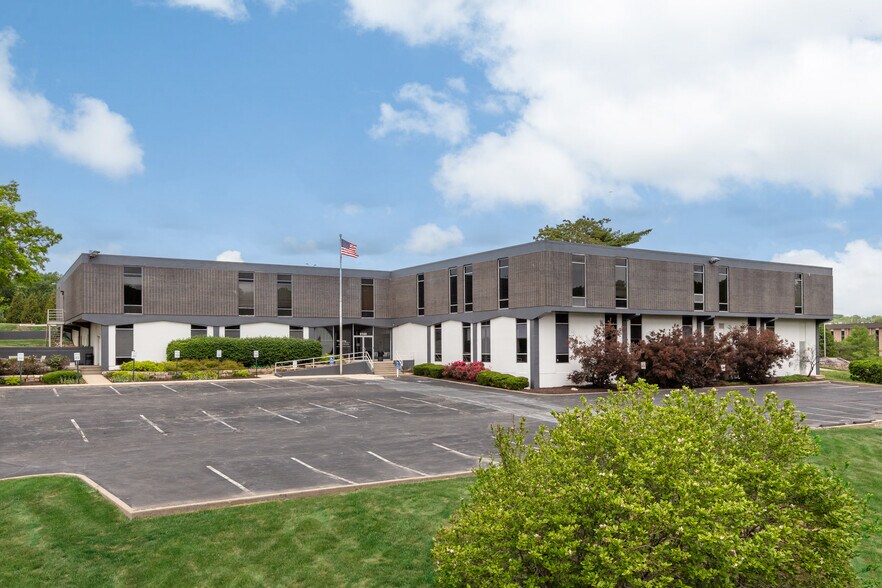 More Photos Of 9140 Ward Pky, Kansas City Office For Lease
