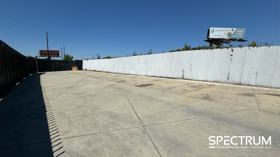 More Photos Of 18405 Eddy St, Northridge Manufacturing For Lease