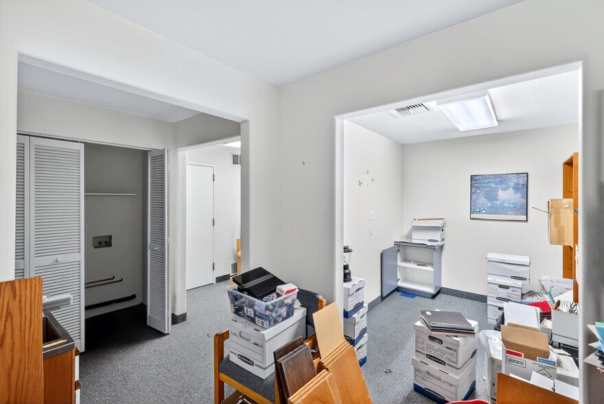 More Photos Of 950 W Ironwood Dr, Coeur d'Alene Medical For Sale