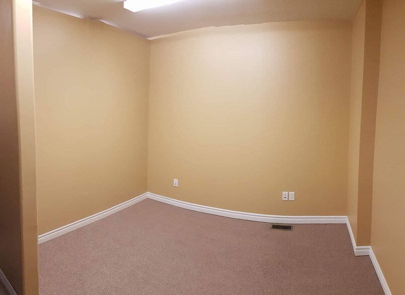 More Photos Of 340 Henry St, Brantford General Retail For Sale